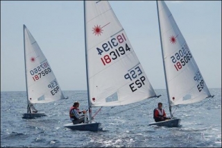 Cursos de vela ligera a todos los niveles